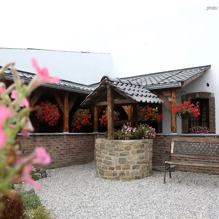 Modern Spacious Vakantiehuis Mettet