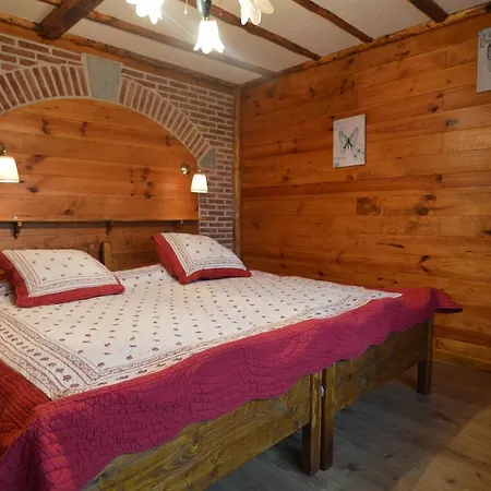 Spacious Holkiday In With Large Garden Holiday home Mettet