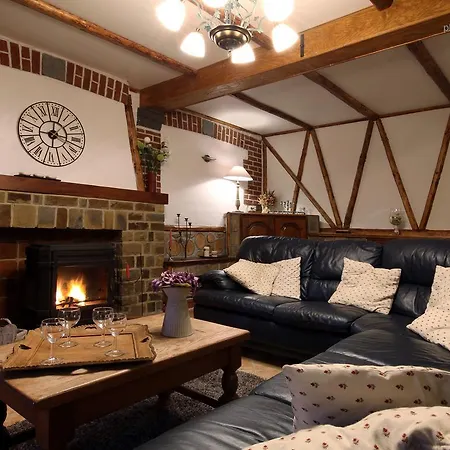Spacious Holkiday In With Large Garden Holiday home *